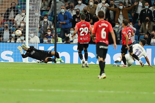 厄德高：不习惯看台看比赛和不与球队一起训练