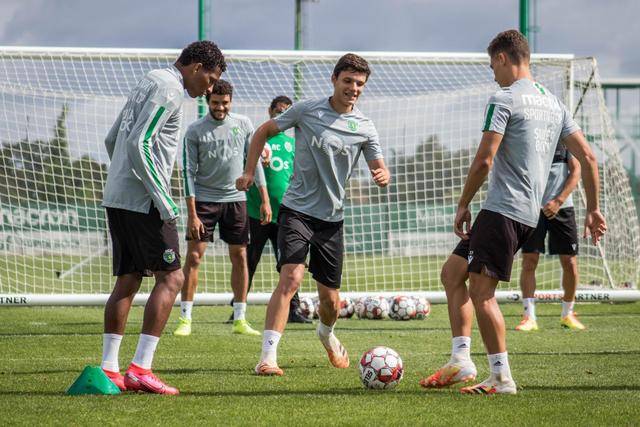 大巴黎马竞挺进欧冠4强 巴萨已11年无缘冠军