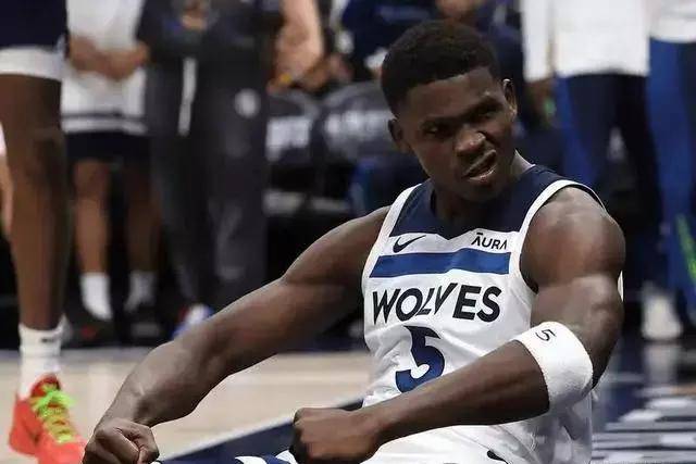 萨林杰16+18+12北控加时险胜广东 阿姆斯20分